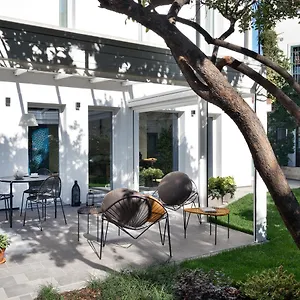 https://conti-guest-house-milan.italymilanhotels.net